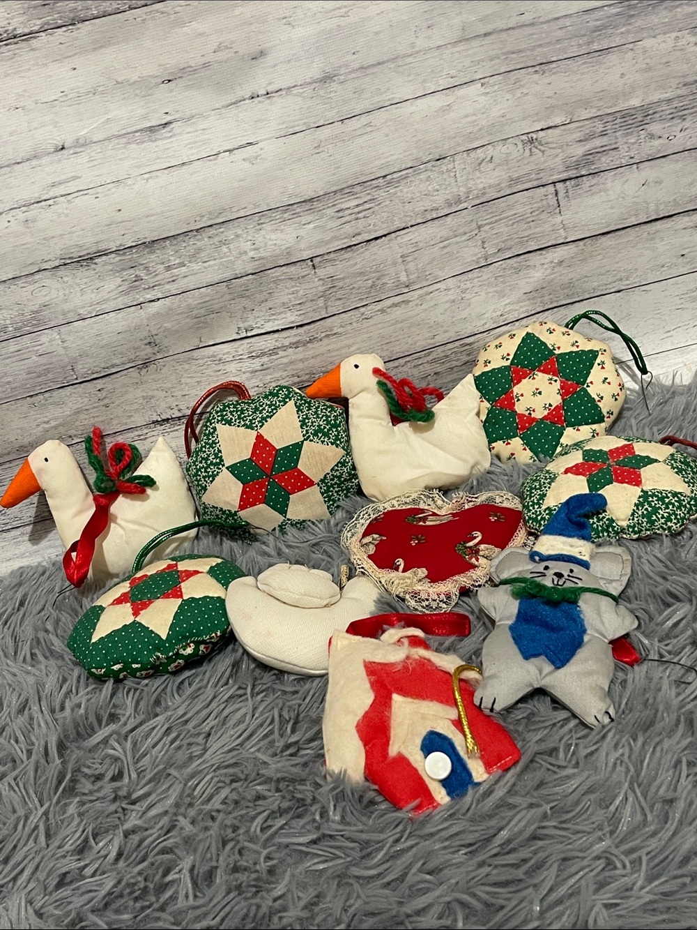 Vintage Quilted Christmas Ornaments Lot of 10
Ducks Quilts Mice GrandmawCore